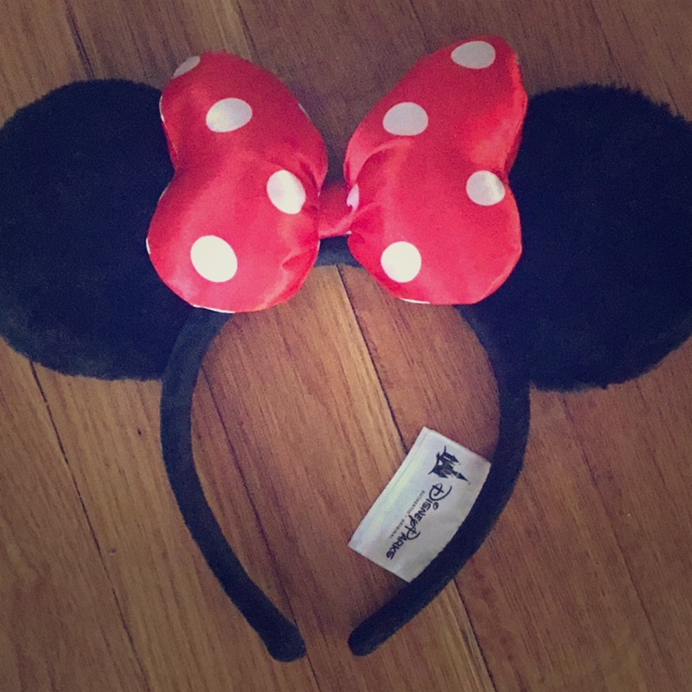 Authentic Mickey/Minnie ears